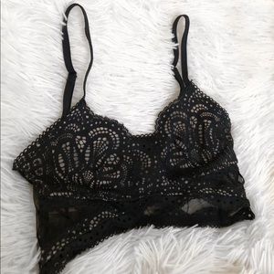 ✨ NWT Victoria’s Secret Lace Bralette ✨
